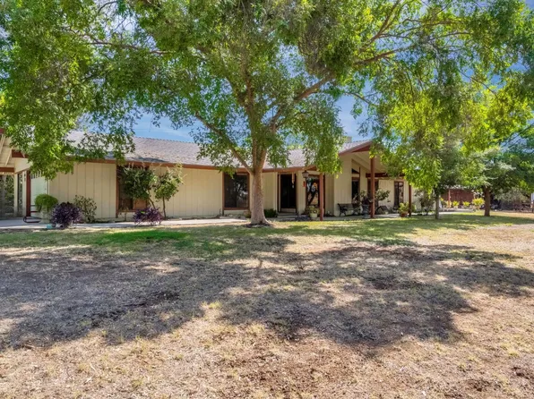 11801 N McKelvy Ave, Clovis, CA 93619