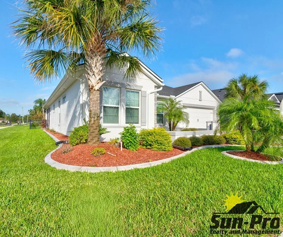 3 bed, 2.0 bath, 1983 sqft, $2,745 — Photo 1