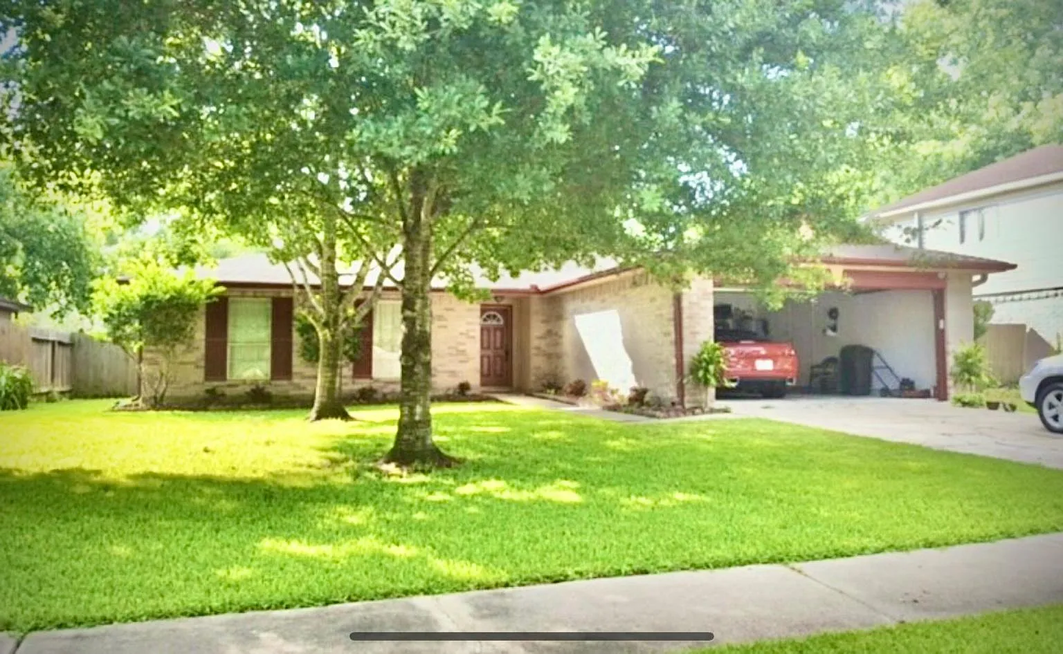 206 Leafwood Circle — Photo 1