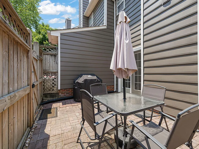 4323 Pine Springs Ct — Photo 34