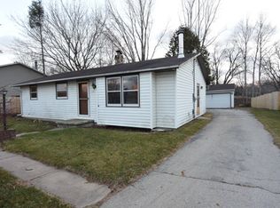 235 Lakeview Ave, Hortonville, WI 54944