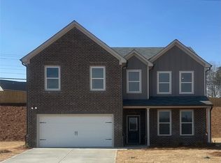 689 Rodeo Dr, Auburn, GA 30011