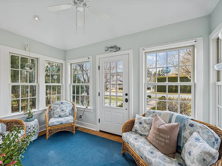 50 Lamb Ave — Photo 2