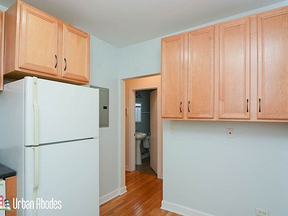 5th image of 2922-922 N Sacramento Ave #1