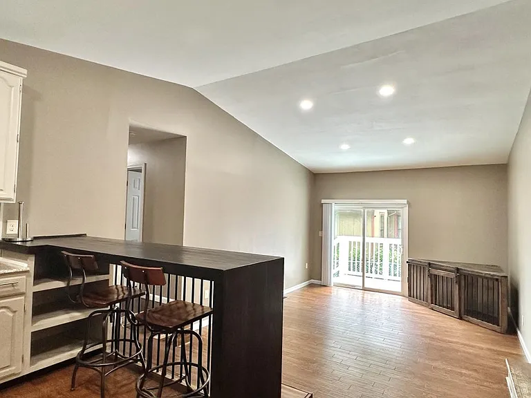 5591 Bellflower St — Photo 7