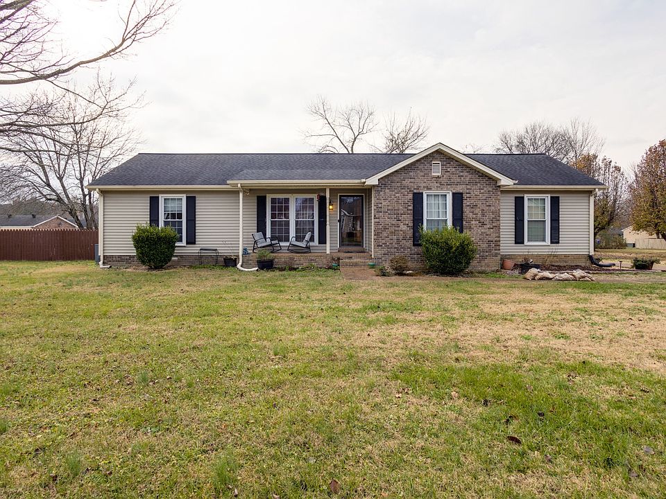 1st image of 301 Stephanie Dr