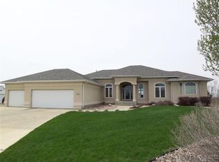 221 S Country Club Ave, Brandon, SD 57005