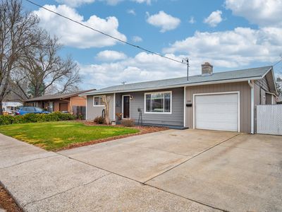 1310 SE Perry St, Grants Pass, OR, 97526
