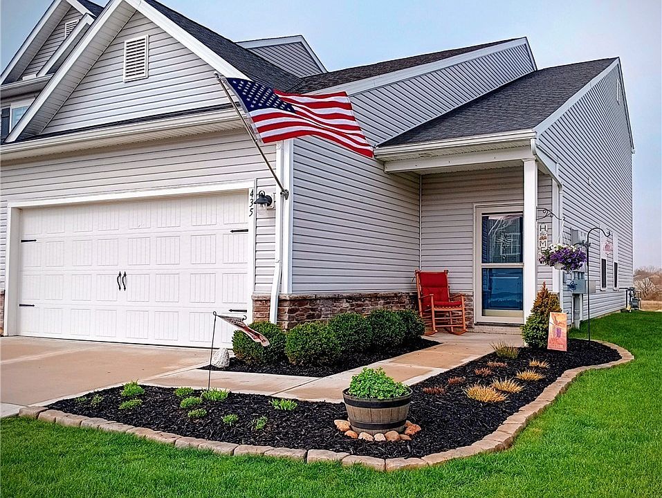 1st image of 435 Honeycrisp Dr NE