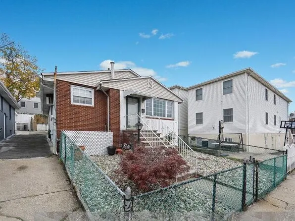 46 Western Avenue image 4 of 36