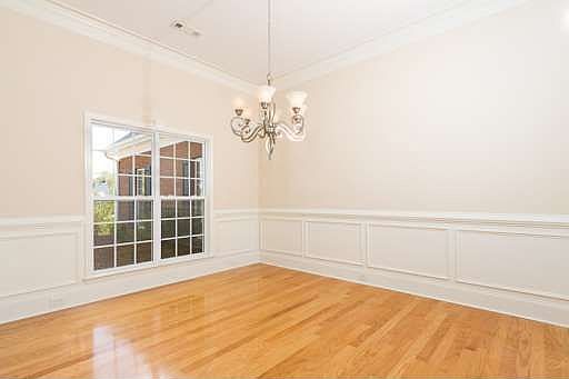 4th image of 205 Mill Crest Ct