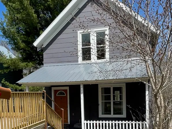 1214 E 5th Ave, Houghton, MI 49931