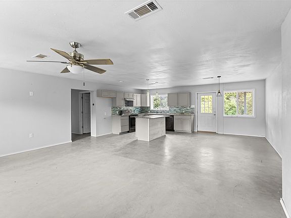 5th image of 1229 Country Club Rd #3105