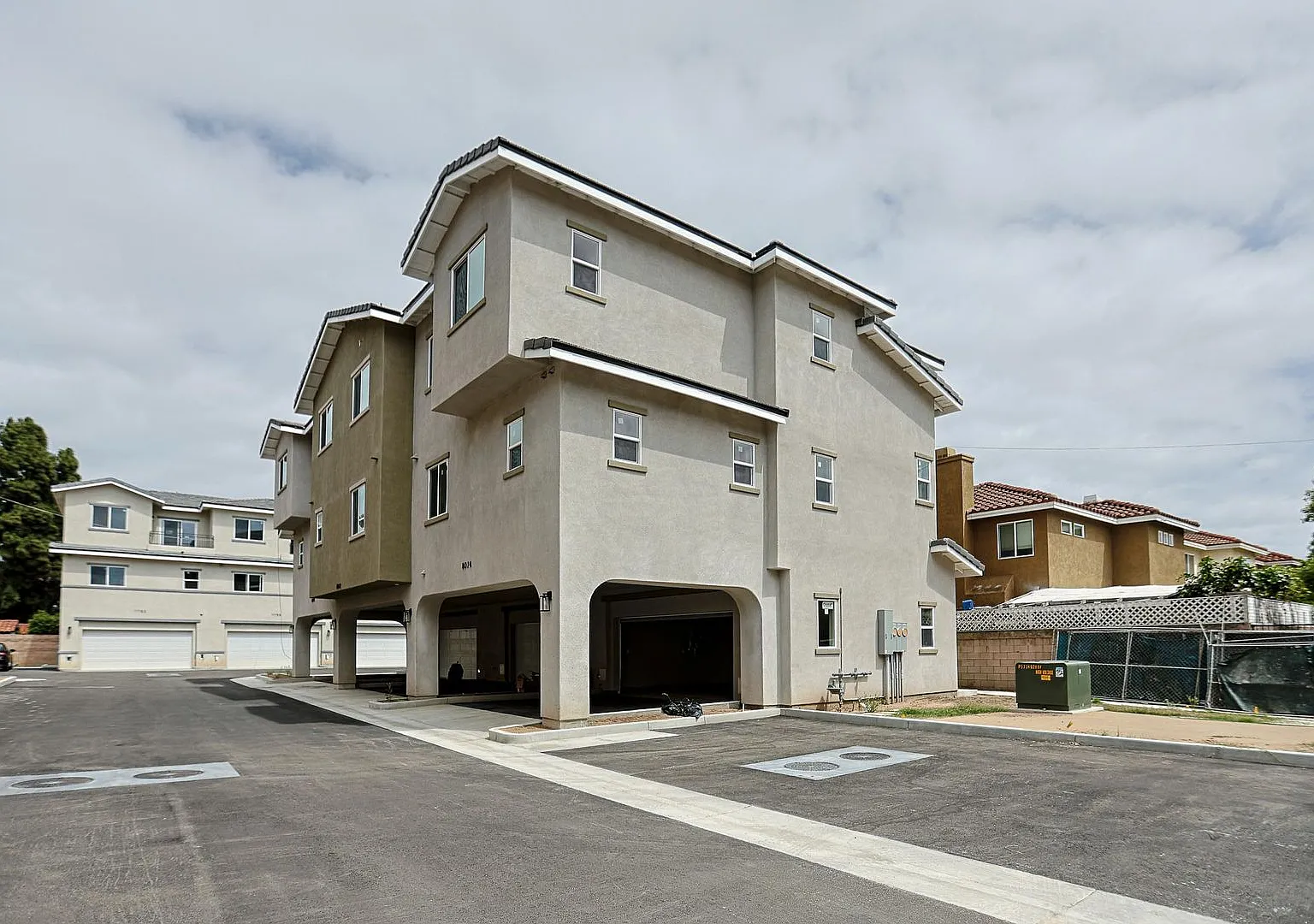 17 Brand-New Modern Townhomes in Stanton for Lease! — Photo 1
