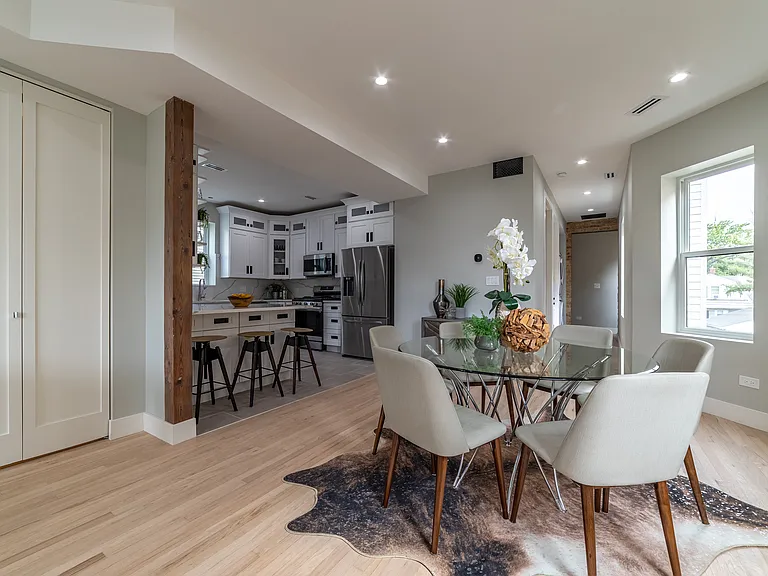 4730 W Grace St — Photo 2