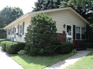 1115 Green St, Manitowoc, WI 54220