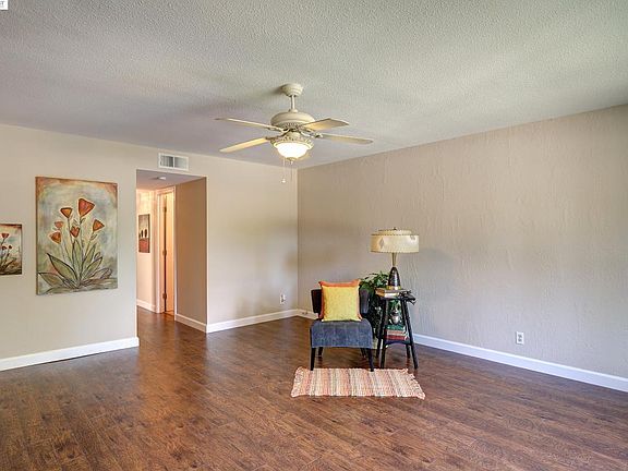 3rd image of 5374 Black Ave