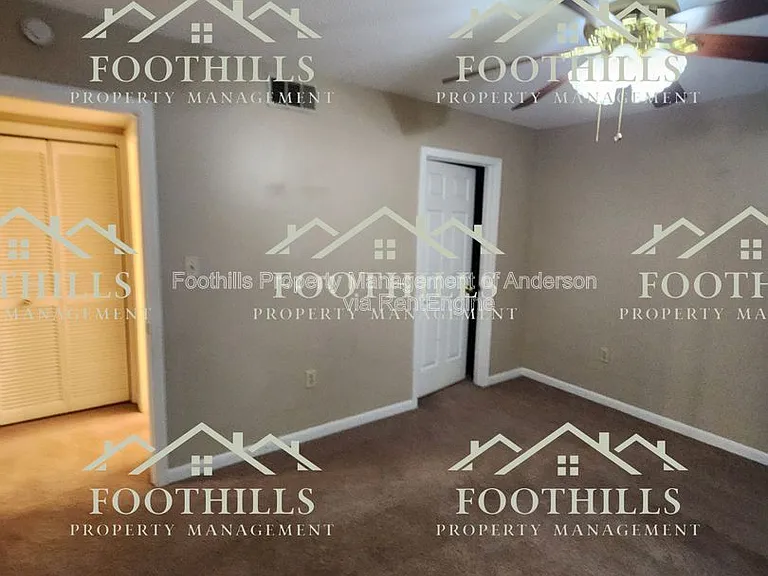 1011 Northlake Dr — Photo 7