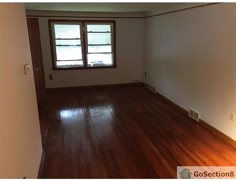 2981 S Moreland Blvd photo 1