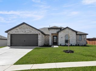 800 Stone Eagle Dr, Azle, TX 76020