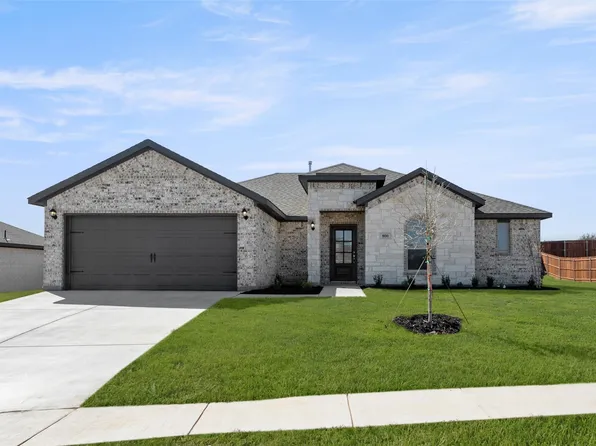 800 Stone Eagle Dr, Azle, TX 76020