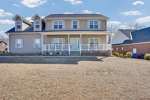 4 bed, 2100 sqft, $2,350 — Photo 2