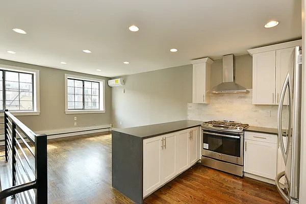 Sold by Nest Seekers International | media 1