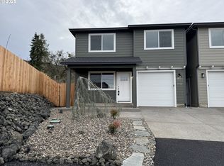 1552 W Thyme Dr, Roseburg, OR 97471