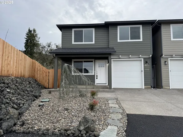 1552 W Thyme Dr, Roseburg, OR 97471