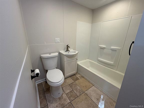 5th image of 361 William Street
