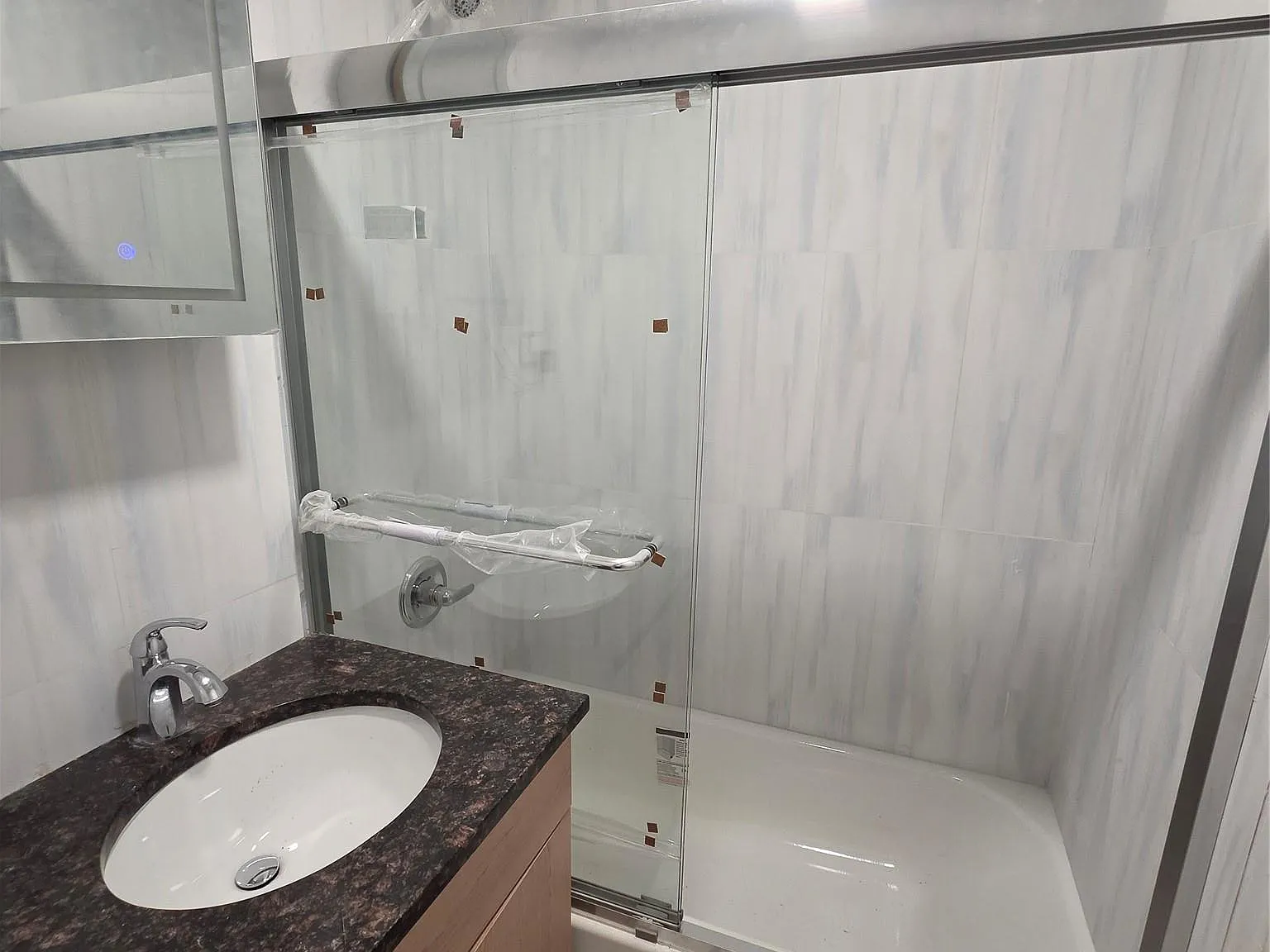 3 bed, 1.5 bath, 900 sqft, $2,800 — Photo 3