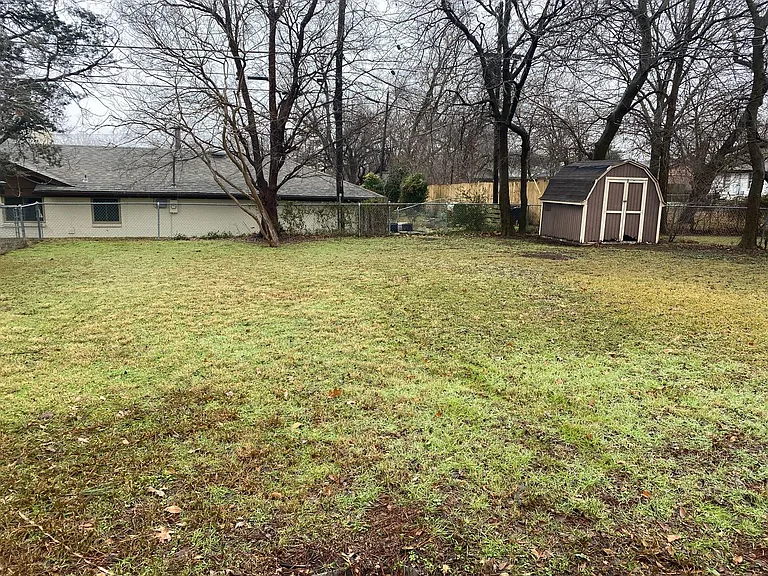 1211 Blanton Pl — Photo 7