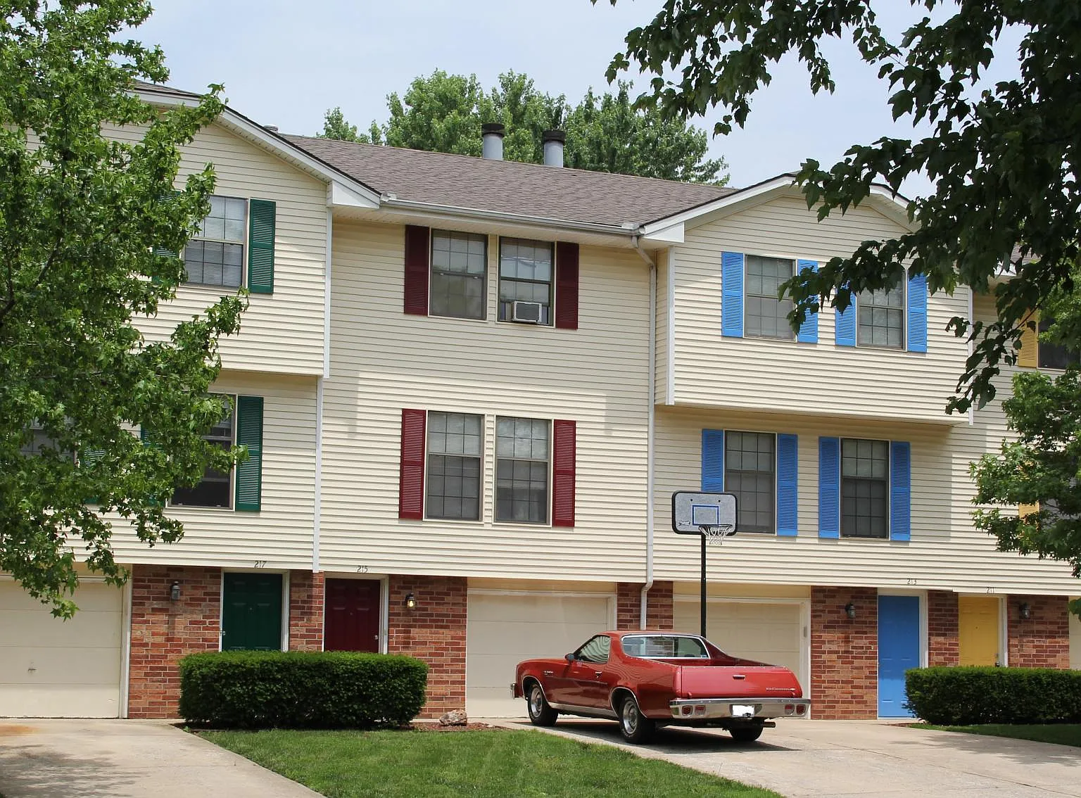 2 bed, 1.5 bath, 1150 sqft, $1,375 — Photo 1