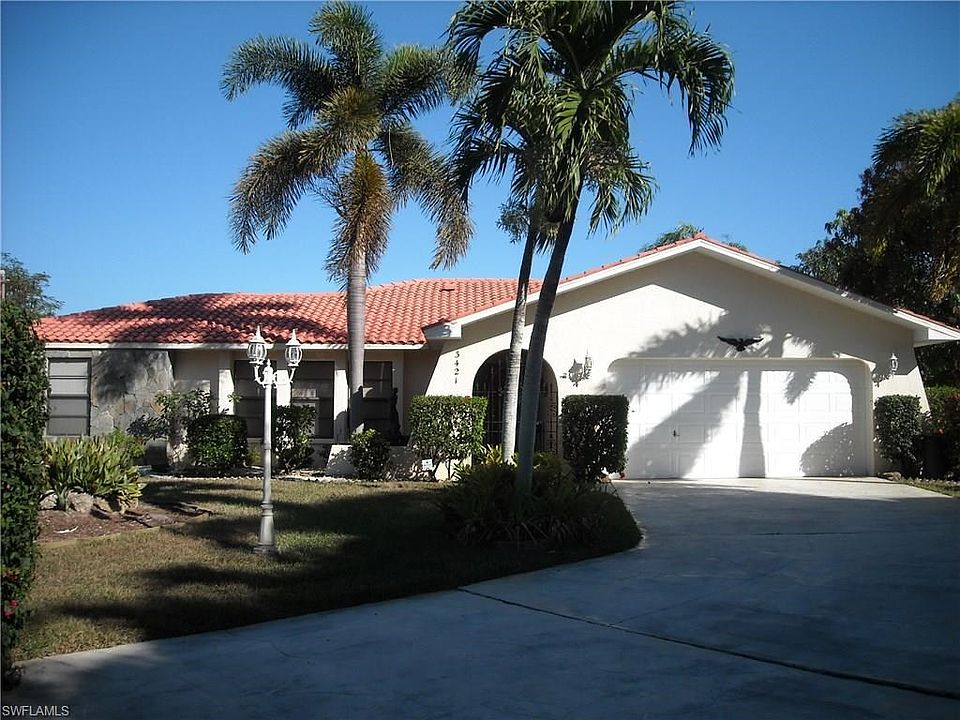 3421 SE 1st Ave......Welcome Home to this lovely home on the San Carlos Basin and located on a quiet dead end street.  Wonderful never ending water views here with great boating and fishing!