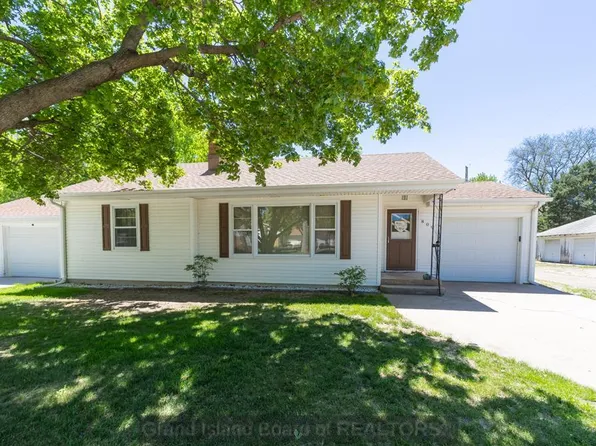 809 3rd St, Fullerton, NE 68638