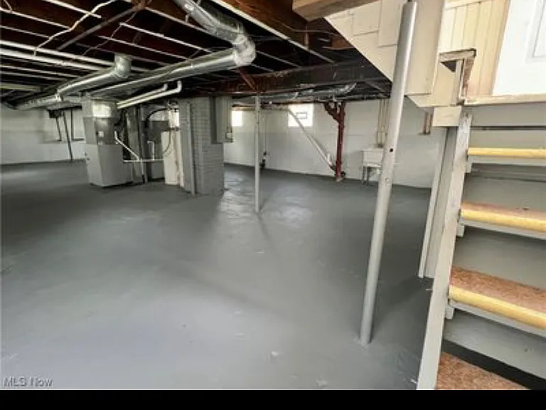 1211 W 7th St — Photo 13