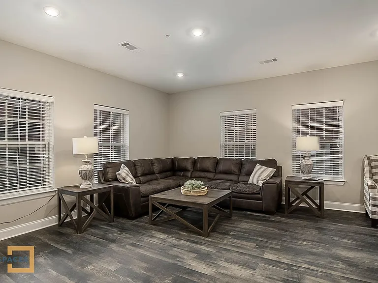 3218 Veterans Memorial Pkwy #3X3 — Photo 36