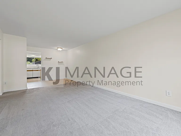 34713 Donnelly St — Photo 6