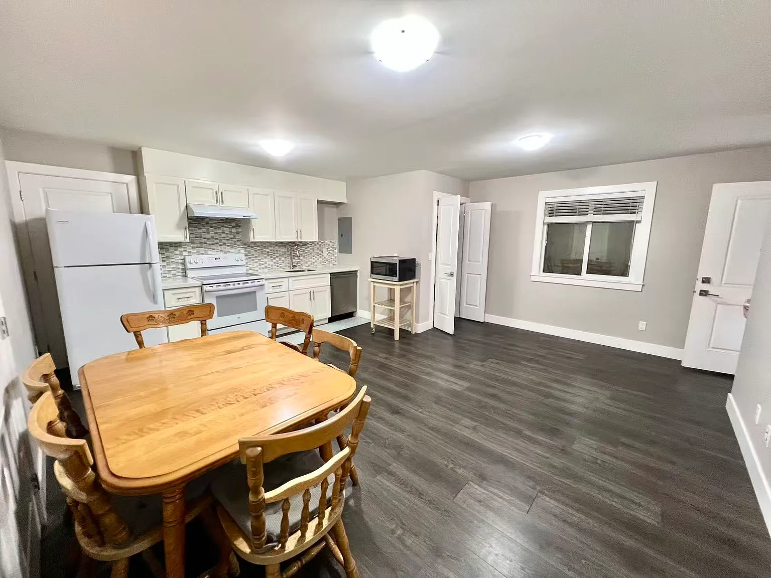 2 bed, 800 sqft, $1,850 — Photo 1