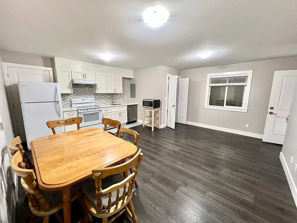 11XX Regan Ave