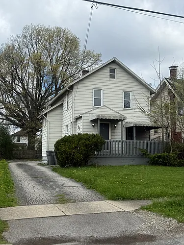 126 Wesley Ave Photo 1