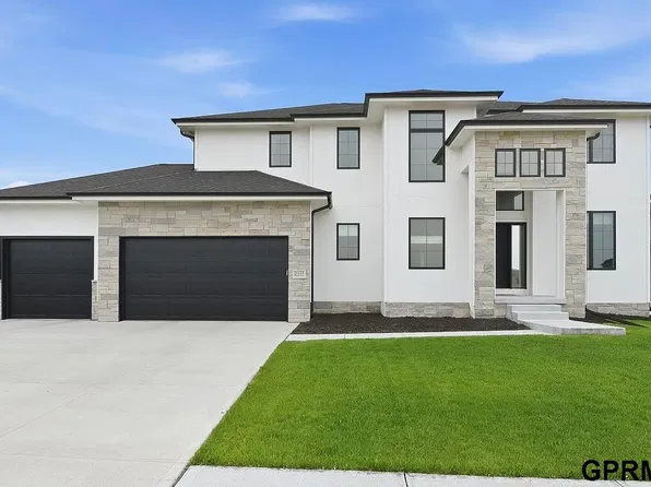 21113 Ellison Ave, Elkhorn, NE 68022