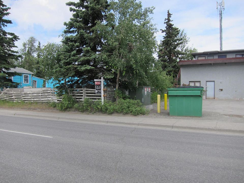 2nd image of 3101 Commercial Dr