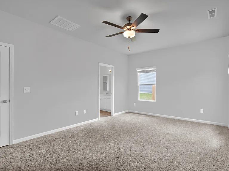 198 Greenoak Trl — Photo 33