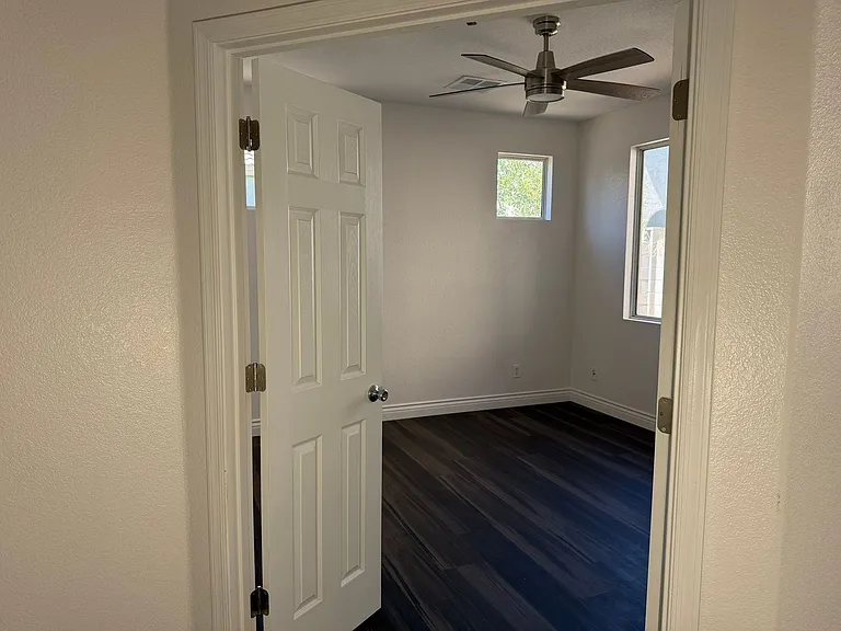 1140 E Catino St — Photo 18