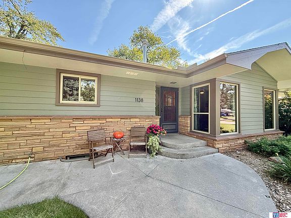 3rd image of 1138 Sunrise Dr