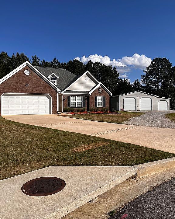 1st image of 111 Queens Ln