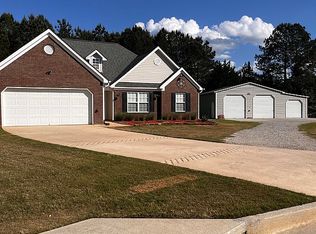 111 Queens Ln, Good Hope, GA 30641