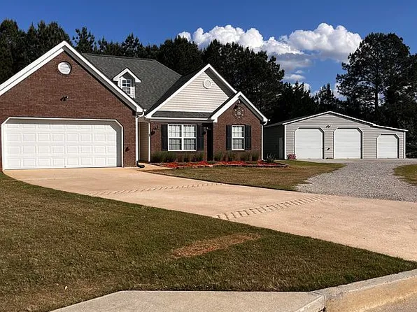 111 Queens Ln, Good Hope, GA 30641