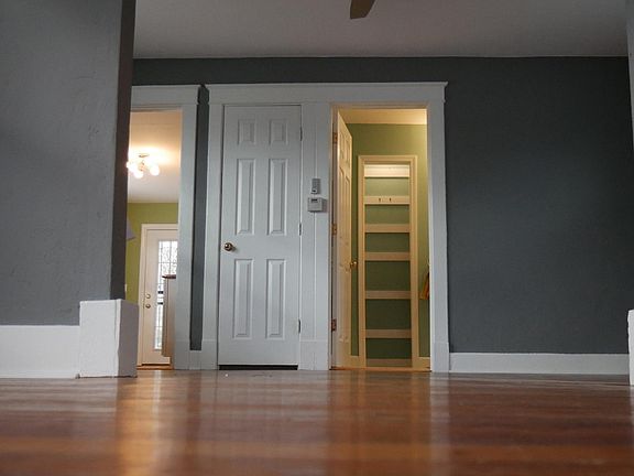 2nd image of 901 Ash St